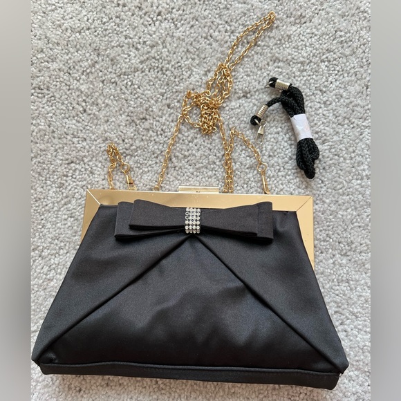 Versona - Black Elegant Purse with Straps - Picture 6 of 7